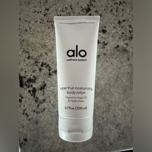 ALO Yoga Superfruit Moisturizing Body Lotion - White